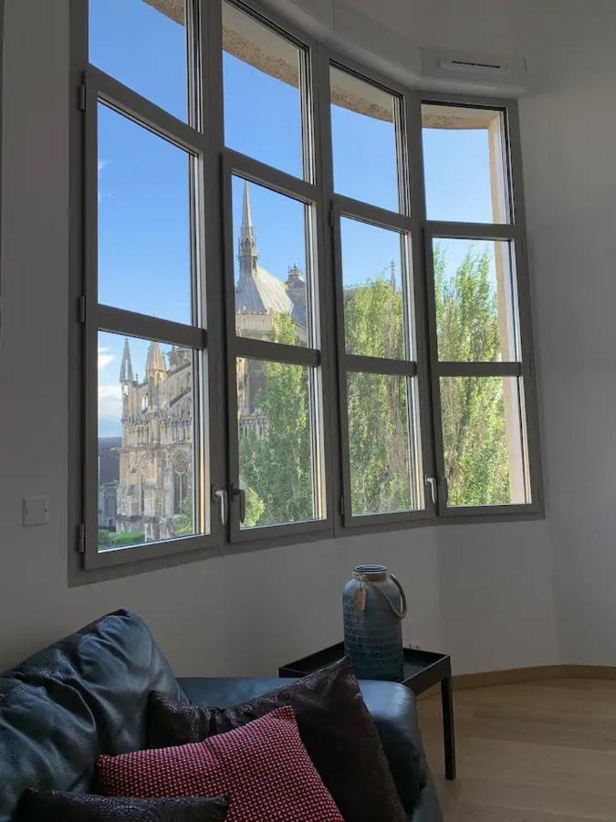 Loft Des Sacres - Vue Unique Sur La Cathedrale Apartment Reims Exterior photo