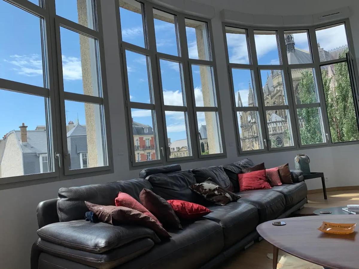 Loft Des Sacres - Vue Unique Sur La Cathedrale Apartment Reims Exterior photo